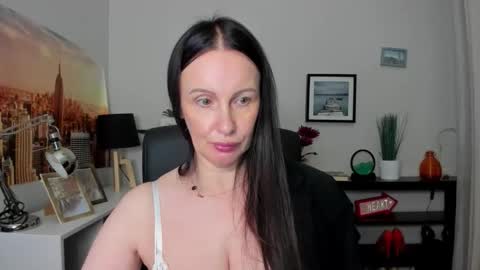 Snapshot of velvet_jasmine chatting on October 3, 5:54 pm Jasmine online show from October 3, 5:54 pm