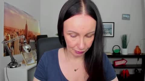 Snapshot of velvet_jasmine chatting on October 6, 5:27 am Jasmine online show from October 6, 5:27 am