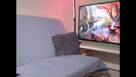 Victoria online show from November 12, 10:15 am