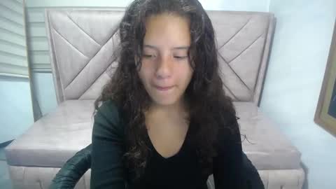 velvet_moon_v online show from September 27, 1:16 pm