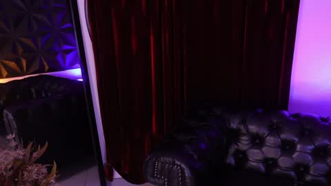 Snapshot of velvet_raze chatting on April 28, 2:27 am Velvet online show from April 28, 2:27 am