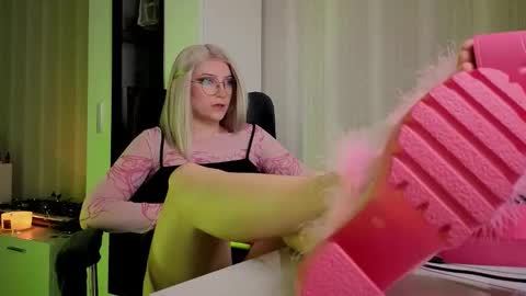 Violet online show from March 2, 9:49 am