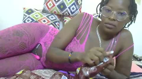 Snapshot of velvet_temptress chatting on January 7, 5:01 am velvet online show from January 7, 5:01 am