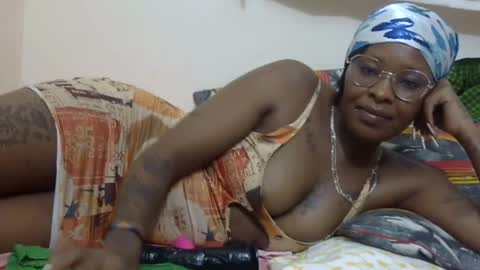 Snapshot of velvet_temptress chatting on February 2, 4:22 pm velvet online show from February 2, 4:22 pm