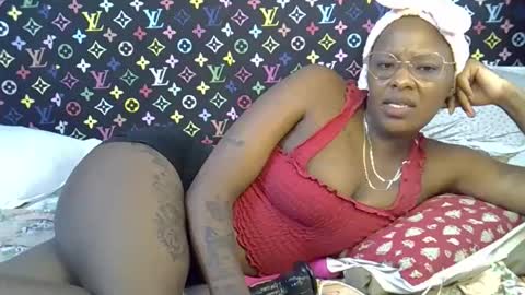 Snapshot of velvet_temptress chatting on October 23, 7:40 am velvet online show from October 23, 7:40 am