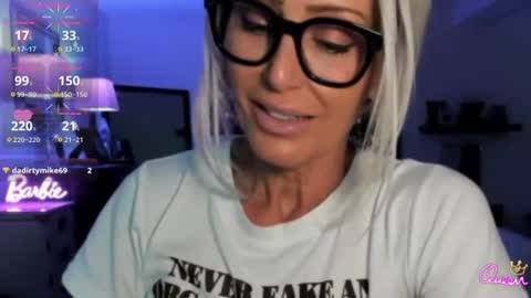 VelvetBarbie online show from July 3, 11:11 pm