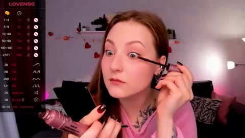 Snapshot of velvetcherry_ chatting on November 7, 8:47 am Mia online show from November 7, 8:47 am