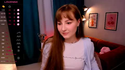 Snapshot of velvetcherry_ chatting on June 17, 9:01 am Mia online show from June 17, 9:01 am