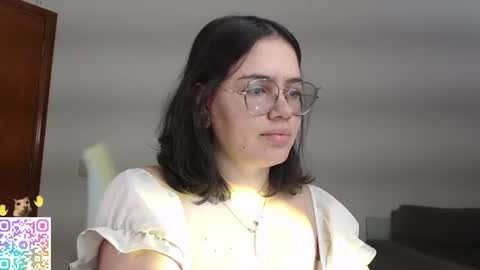 Snapshot of velvetcrystal chatting on June 26, 1:43 am Crystal PVT OPEN online show from June 26, 1:43 am
