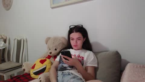 velvetmoon123 online show from December 18, 7:53 pm