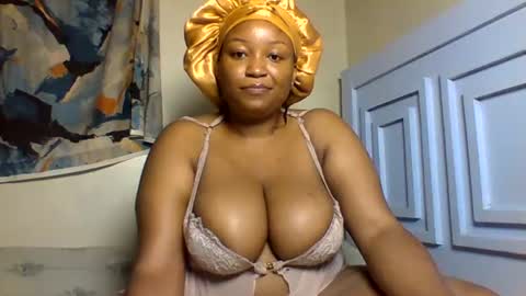 Prettie diva online show from August 4, 9:39 pm