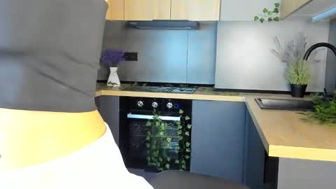 Snapshot of velvetrisque chatting on November 6, 6:58 am Kelly online show from November 6, 6:58 am