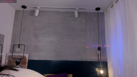 Snapshot of velvettease_ chatting on May 17, 12:34 pm velvettease_ online show from May 17, 12:34 pm
