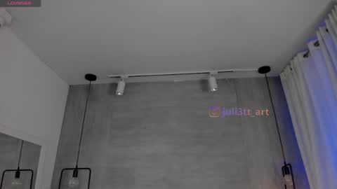 Snapshot of velvettease_ chatting on May 28, 12:46 pm velvettease_ online show from May 28, 12:46 pm