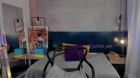 Snapshot of velvettease_ chatting on June 5, 1:17 pm velvettease_ online show from June 5, 1:17 pm