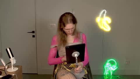 VelvetTGirl online show from March 4, 6:19 am