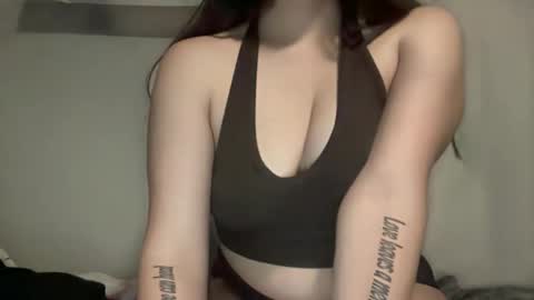 velvetvixen124 online show from May 6, 4:30 am