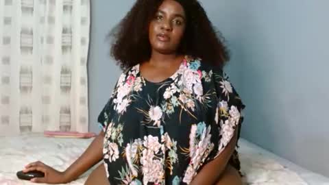 velvetychocolate1 online show from February 5, 1:21 am