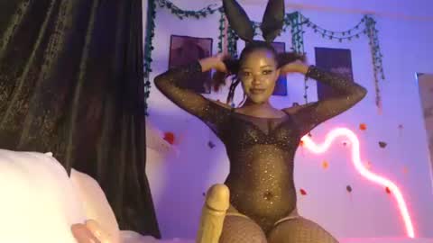 Snapshot of velvetyvixen chatting on November 21, 10:03 am COCO XOXO online show from November 21, 10:03 am