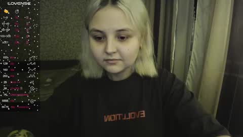 Snapshot of vendymories chatting on November 9, 2:43 am eva 3 online show from November 9, 2:43 am