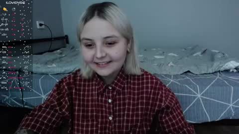 Snapshot of vendymories chatting on December 14, 6:12 pm eva 3 online show from December 14, 6:12 pm