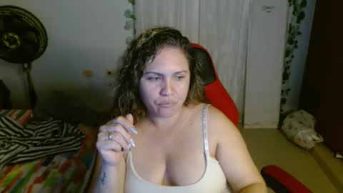 Snapshot of venecasexy44 chatting on September 14, 12:10 am venecasexy44 online show from September 14, 12:10 am