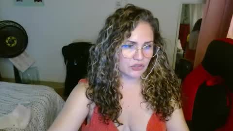 Snapshot of venecasexy44 chatting on October 4, 12:19 am venecasexy44 online show from October 4, 12:19 am