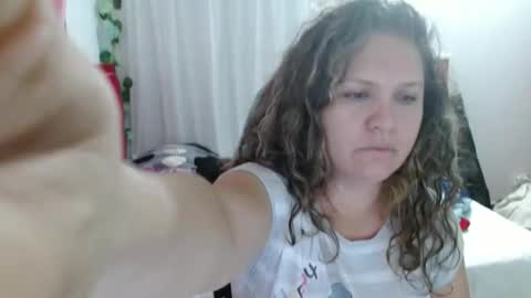 Snapshot of venecasexy44 chatting on October 24, 10:00 am venecasexy44 online show from October 24, 10:00 am