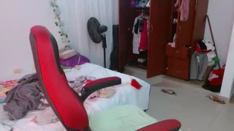 venecasexy44 online show from March 1, 4:09 pm