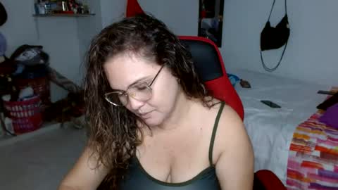 Snapshot of venecasexy44 chatting on July 9, 3:05 pm venecasexy44 online show from July 9, 3:05 pm