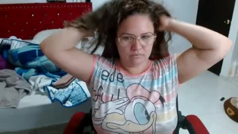 Snapshot of venecasexy44 chatting on July 24, 10:46 am venecasexy44 online show from July 24, 10:46 am