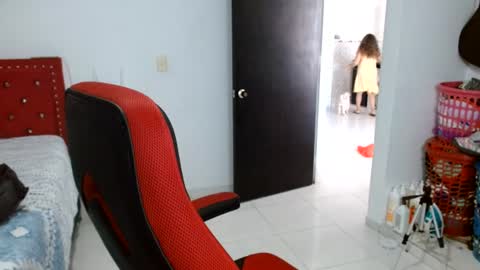 Snapshot of venecasexy44 chatting on July 28, 2:13 pm venecasexy44 online show from July 28, 2:13 pm