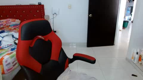Snapshot of venecasexy44 chatting on July 31, 1:32 pm venecasexy44 online show from July 31, 1:32 pm