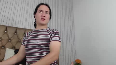 Snapshot of veneno_hot chatting on December 19, 1:40 pm veneno hot online show from December 19, 1:40 pm
