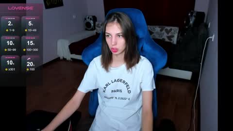 Snapshot of veneradi615 chatting on December 11, 1:28 pm veneradi615 online show from December 11, 1:28 pm