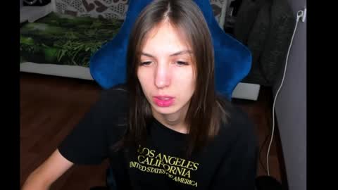 Snapshot of veneradi615 chatting on January 26, 1:36 pm veneradi615 online show from January 26, 1:36 pm