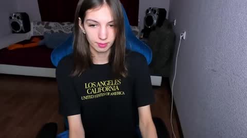 Snapshot of veneradi615 chatting on February 1, 4:00 pm veneradi615 online show from February 1, 4:00 pm