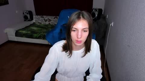 Snapshot of veneradi615 chatting on February 15, 6:44 pm veneradi615 online show from February 15, 6:44 pm