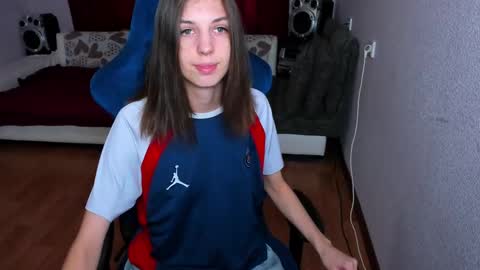 Snapshot of veneradi615 chatting on March 5, 2:34 pm veneradi615 online show from March 5, 2:34 pm