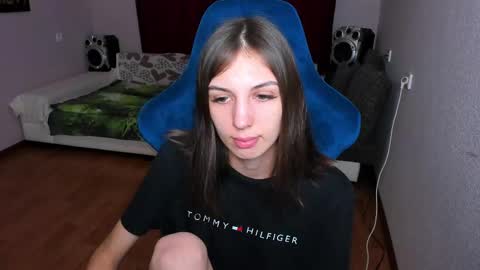 Snapshot of veneradi615 chatting on March 12, 4:35 pm veneradi615 online show from March 12, 4:35 pm