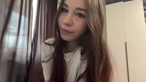 Snapshot of venessasatterwhite chatting on June 27, 2:34 pm Milla online show from June 27, 2:34 pm