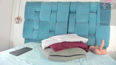 Snapshot of venezolana_caro chatting on June 28, 12:11 pm venezolana_caro online show from June 28, 12:11 pm