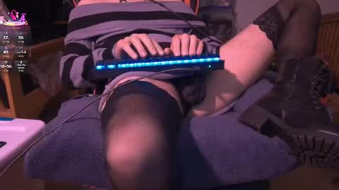 Snapshot of venimau chatting on November 23, 1:22 pm venimau online show from November 23, 1:22 pm