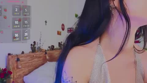 Snapshot of venomeowww_ chatting on April 28, 4:17 am Vivian online show from April 28, 4:17 am