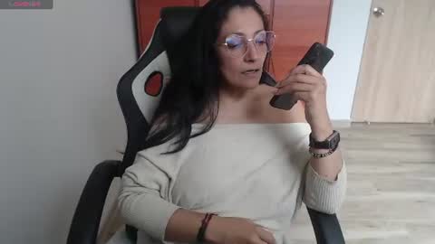Snapshot of venus496613 chatting on June 19, 4:44 pm venus496613 online show from June 19, 4:44 pm