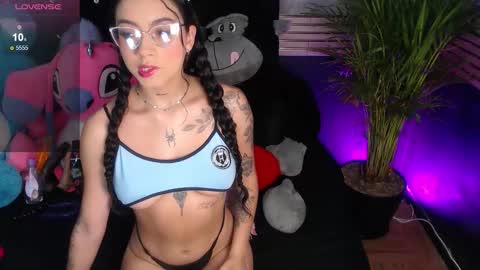 Snapshot of venus_26_ chatting on October 22, 11:37 pm eva online show from October 22, 11:37 pm