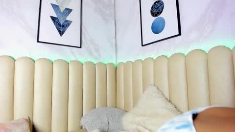 venus__miller online show from October 11, 12:15 pm