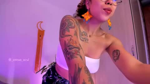 Snapshot of venus_azul chatting on November 19, 11:49 pm JulietaIndependent Model venus azul online show from November 19, 11:49 pm
