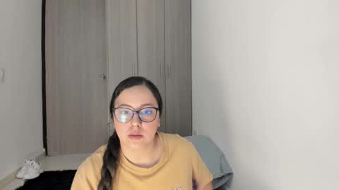 Snapshot of venus_cat_ chatting on October 5, 2:37 pm Venus online show from October 5, 2:37 pm
