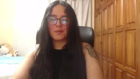 Snapshot of venus_cat_ chatting on June 12, 4:11 am Venus online show from June 12, 4:11 am